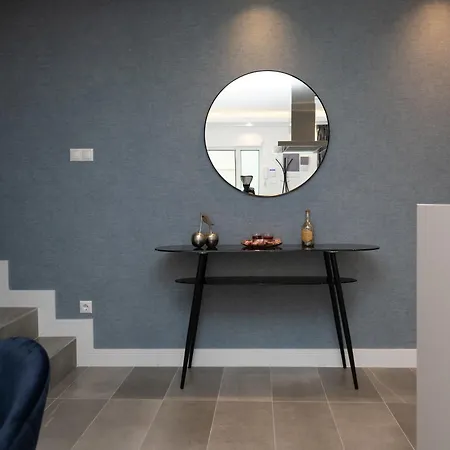 Luxury Cozy 2 Bdr Downtown Apt.7 Apartment *
