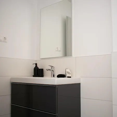 Luxury Cozy 2 Bdr Downtown Apt.7 * بودابست